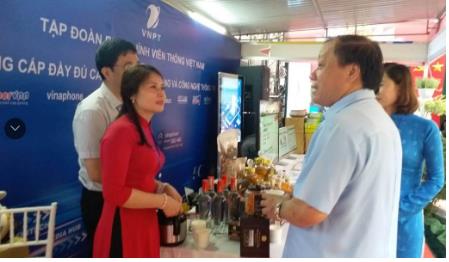 TTKD VNPT - Hà Nam tổ chức gian hàng trưng bày các sản phẩm dịch vụ VT-CNTT TTKD VNPT - Hà Nam tổ chức gian hàng trưng bày các sản phẩm dịch vụ VT-CNTT